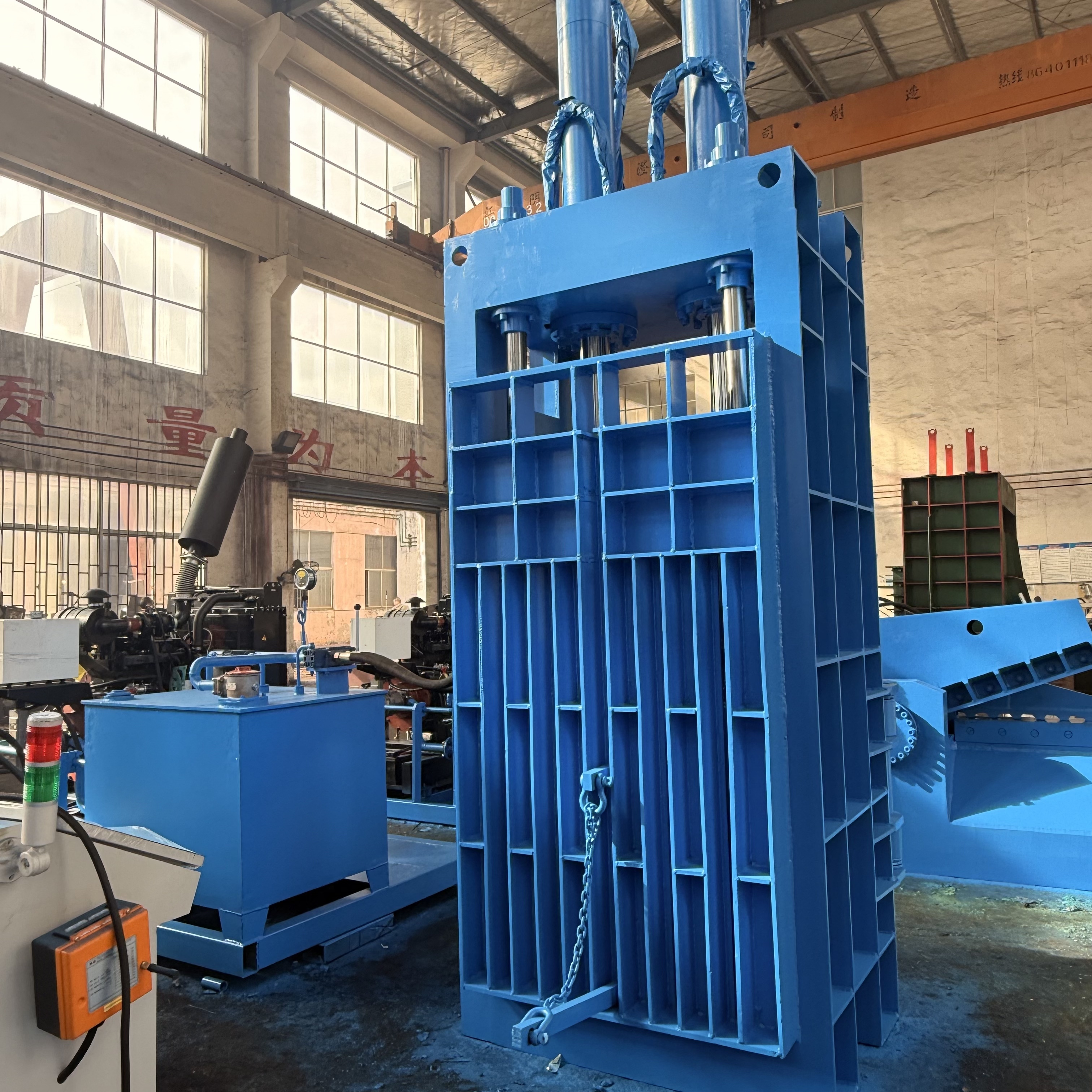 Hydraulic Vertical Baler: 25 Ton Nominal Force, 7.5kW Power, High Efficiency, For Cardboard And Plastic Recycling