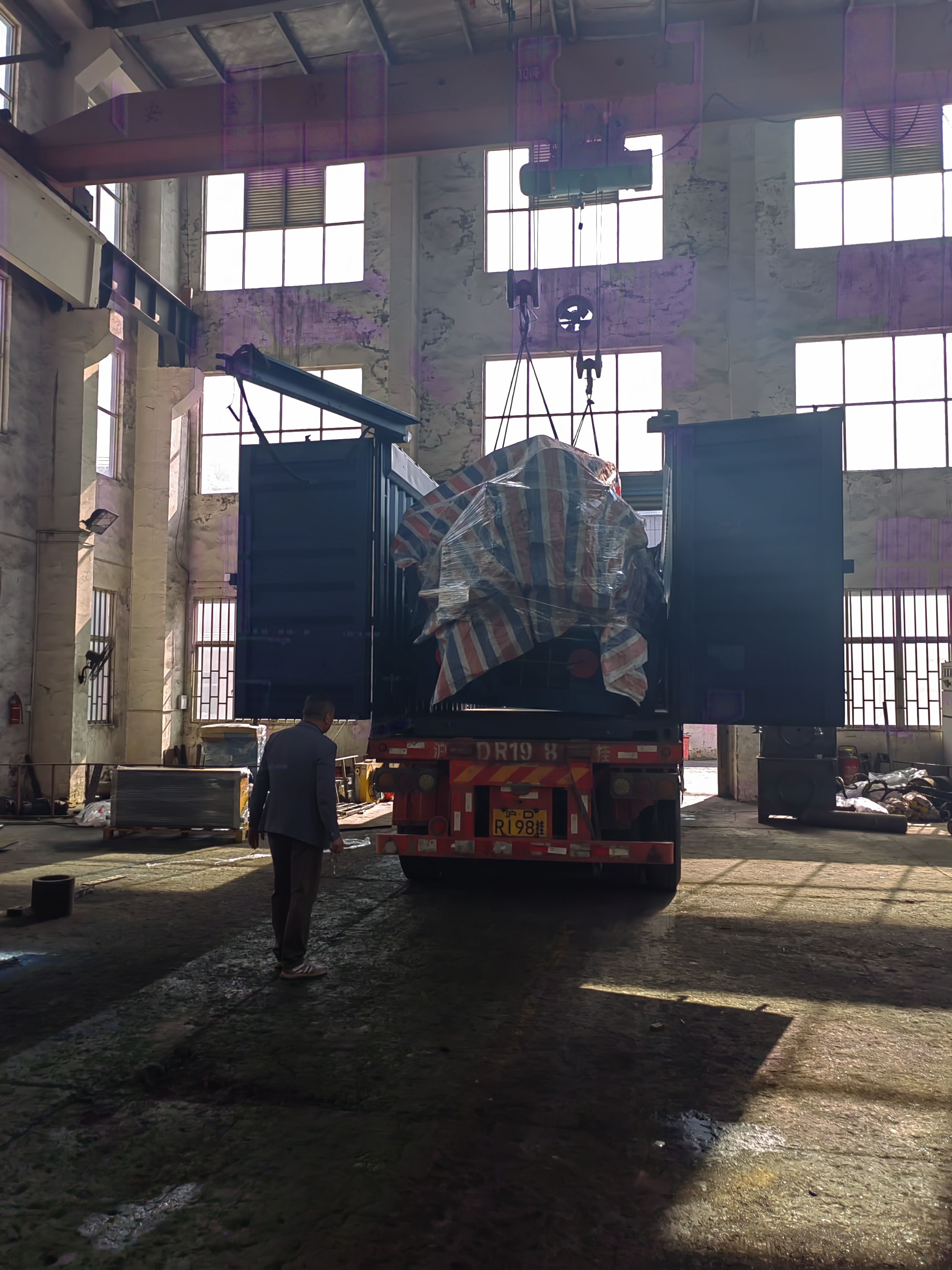 Compact Hydraulic Baler For Ferrous Or Non-Ferrous Scrap