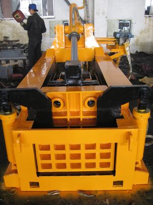 Mesin Baler Metal Hydraulic 30KW dengan kekuatan 2000KN dan kepadatan Bale Tinggi untuk daur ulang logam bekas
