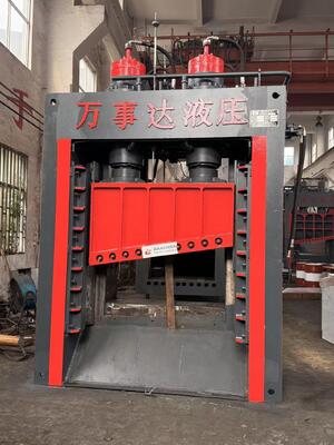 Heavy Duty Hydraulic Gantry Shear 800 Ton Dengan 8000 Mm Feeding Length Dan 25 MPa Tekanan Untuk Pengolahan Scrap Steel