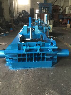 Mesin Press Logam Bekas Dengan Gaya 1350 KN Pembuangan Berkelanjutan Kepadatan Tinggi Baling Dan Panjang Bal Kustom